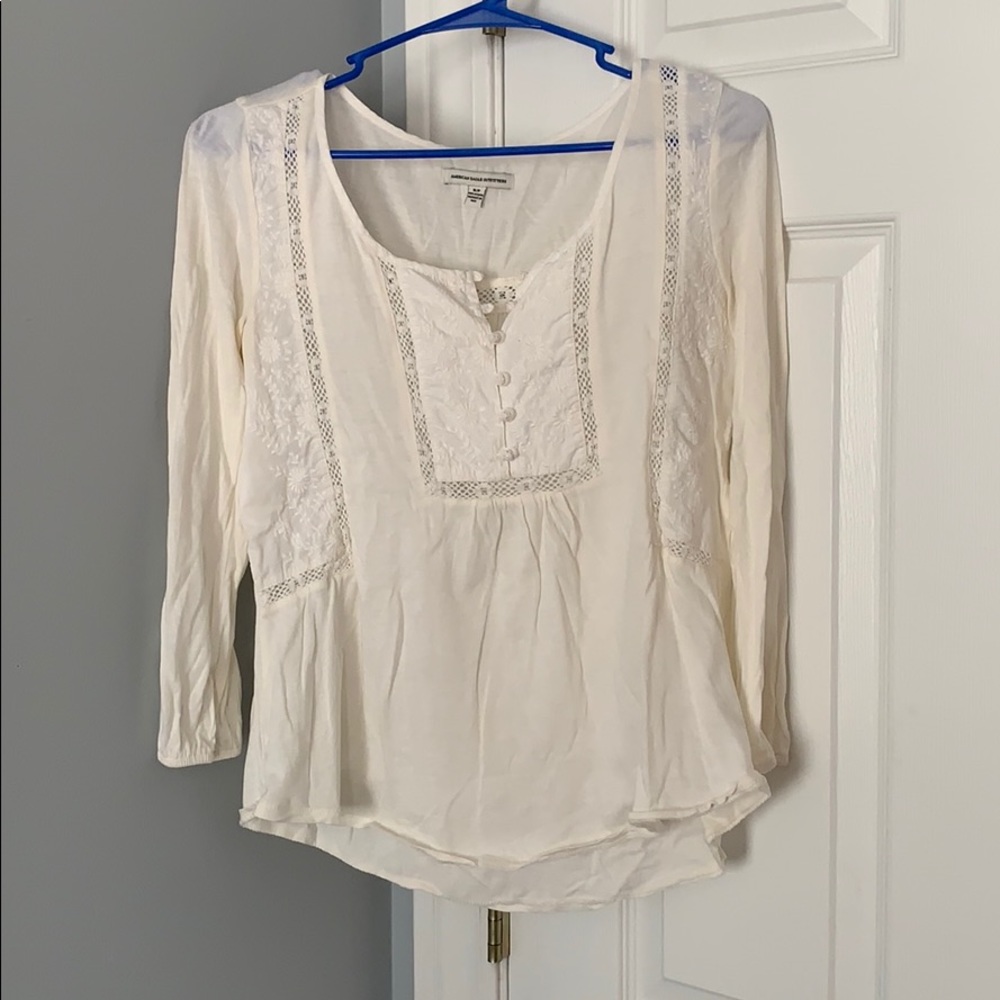 American Eagle cream top